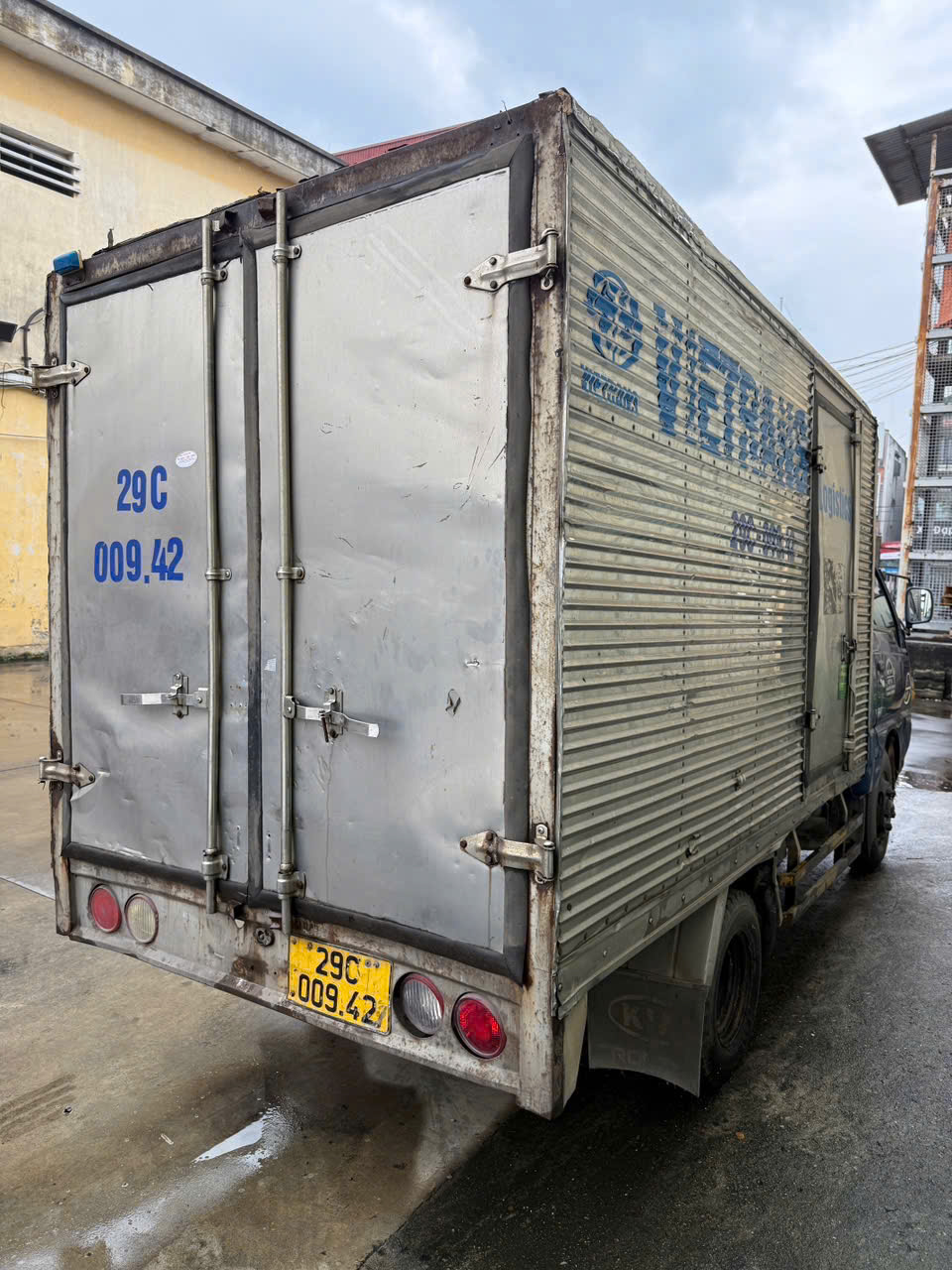 Đuôi xe tải